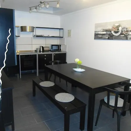 Apartment D\u00fcsseldorfer *