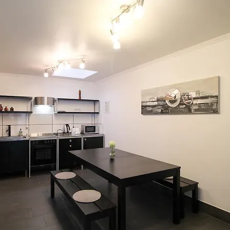 Apartment D\u00fcsseldorfer *